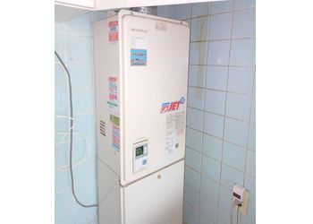 
GQ-1620WZ-FFAからGQ-1620WZ-FFA-3への給湯器交換事例工事前写真施工前
