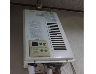 
東京ガスKG510-FESCからパーパスGS-A1601E-1へ給湯器交換の施工事例工事前写真施工前
