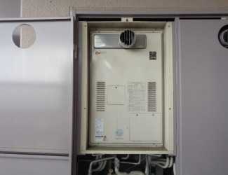 
大阪ガス44-996AからノーリツGQH-2443AWX3H-T-DX BLへ給湯器交換の施工事例工事前写真施工前
