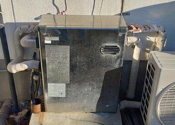 
OTQ-3701SAYSからGX-H2001AR-1への給湯器交換事例工事前写真施工前
